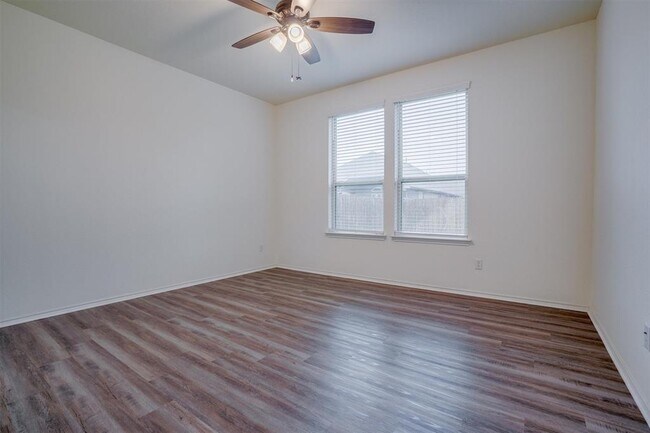 Building Photo - 217 La Dera Dr