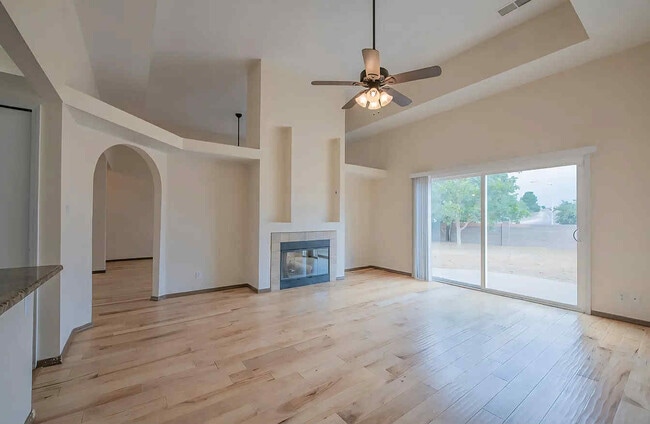 Building Photo - 2436 Manzano Loop NE