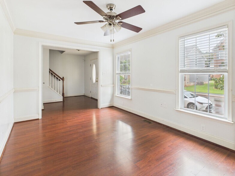 Building Photo - 1712 Kemper St