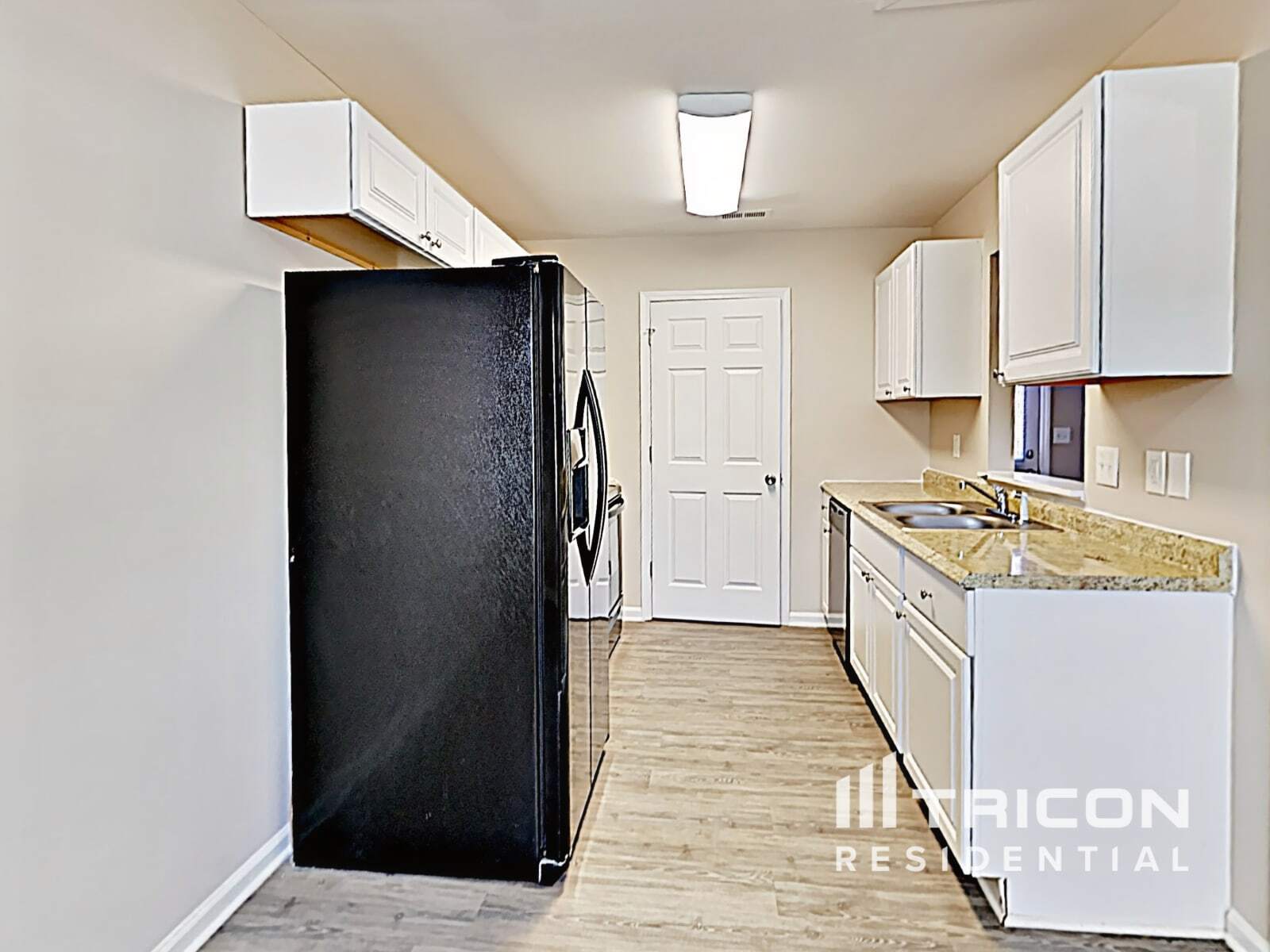 Building Photo - 1517 Crandon Dr