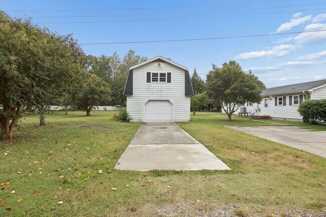 Building Photo - 3605 Weiss Ln