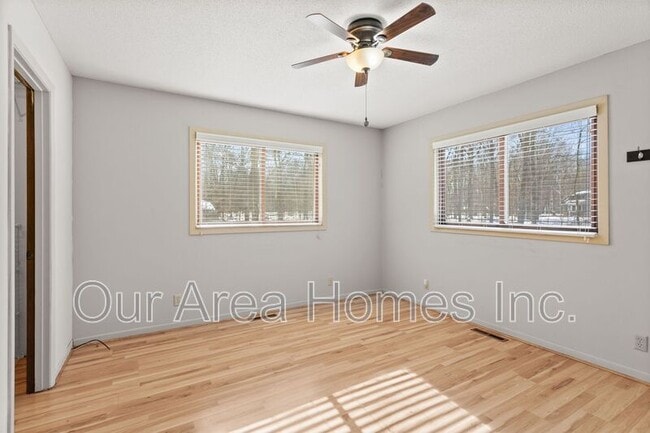 Building Photo - 4850 McAllister Ave NE