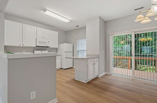 Building Photo - 3-Bed Townhouse in Leesville District