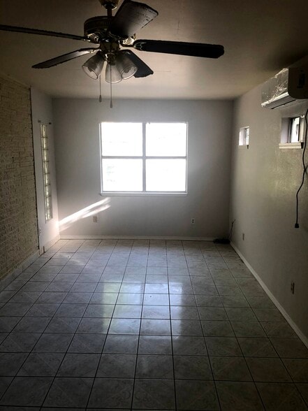Bonus Room 20x11, Has it own air condition and heating (mini splits). - 601 E Williamson Ave