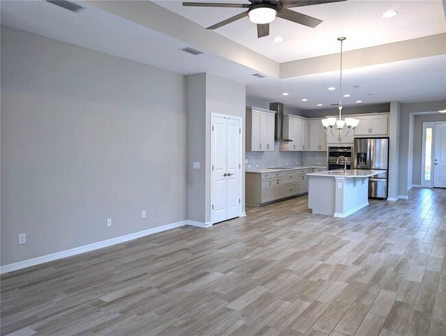 Building Photo - 8545 Cache Dr