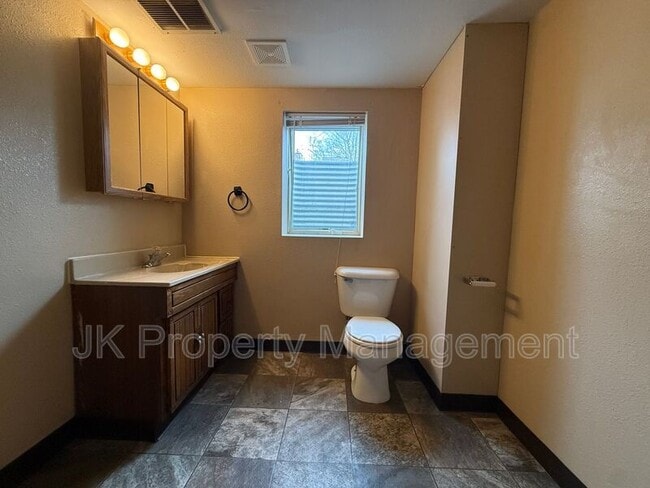 Building Photo - 3108 9th Ave N