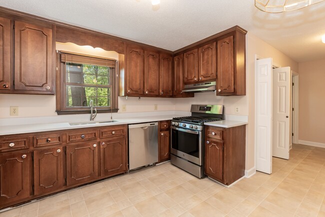 Building Photo - Sourwood