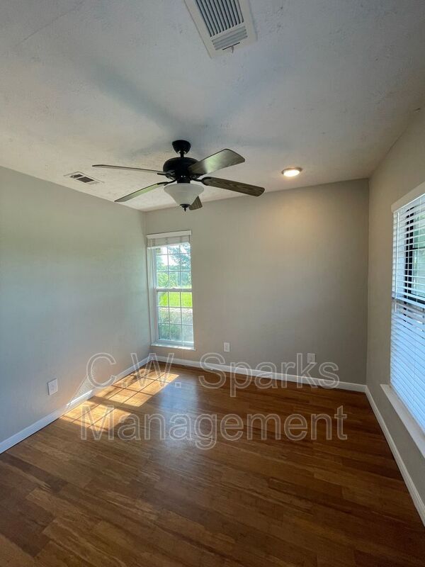 Building Photo - 3494 N Stodghill Rd