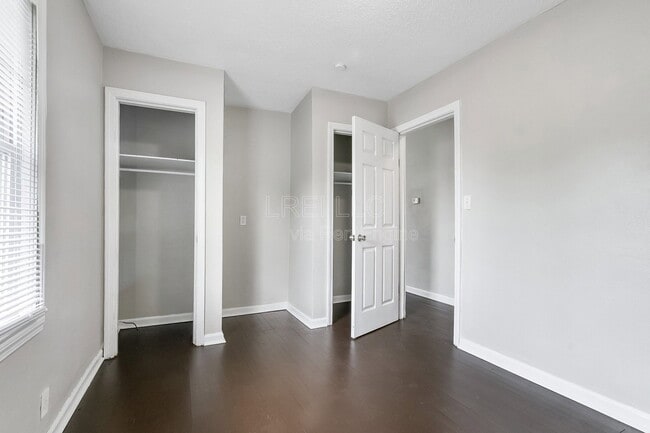 Building Photo - 2408 Blackiston Mill Rd