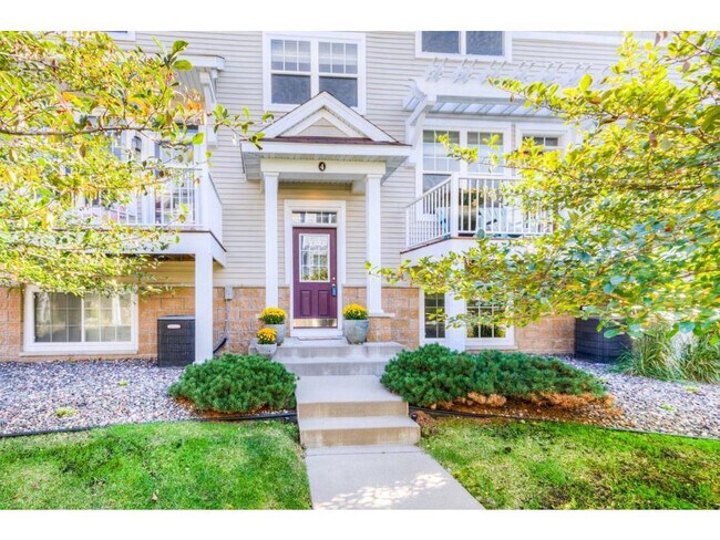 Primary Photo - 1683 Village Trail E #4