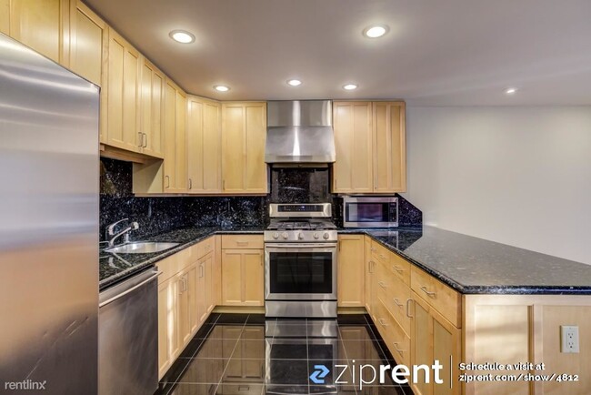 Building Photo - 3 br, 2 bath Condo - 2577 Harrison Street,...