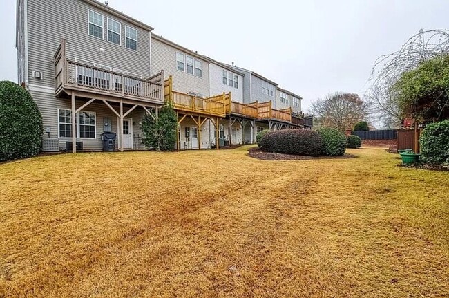 Building Photo - Location, Location!