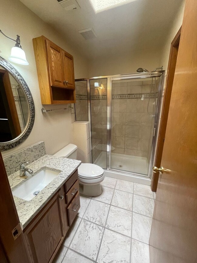Building Photo - Gate community charming two bedroom two ba...