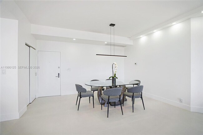 Building Photo - 19101 Mystic Pointe Dr