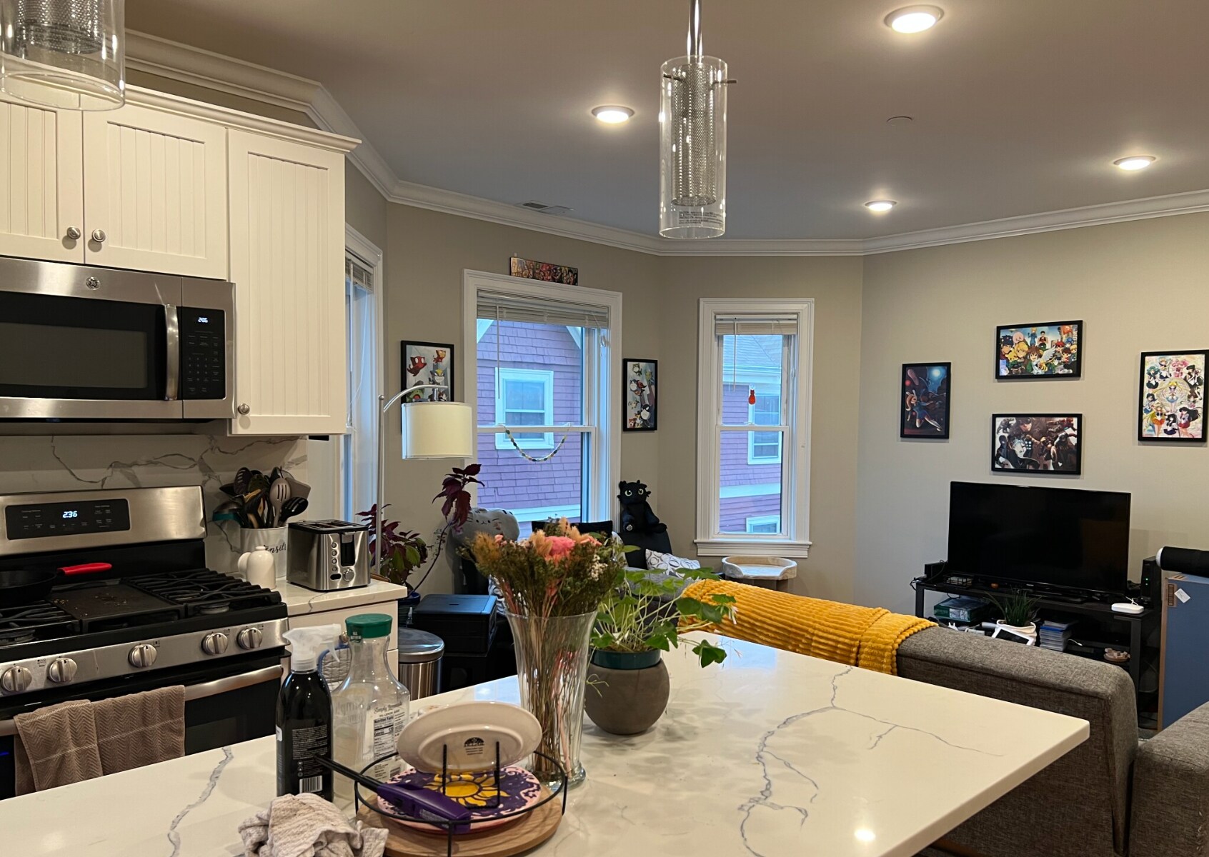 Building Photo - 118 Holland St