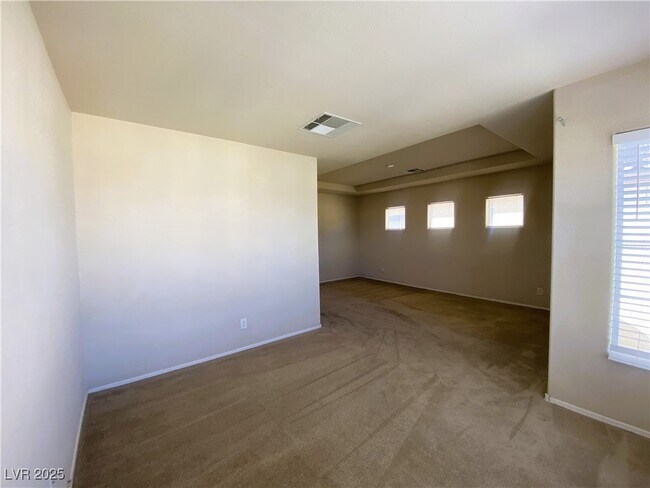 Building Photo - 3646 Surfboard Ct