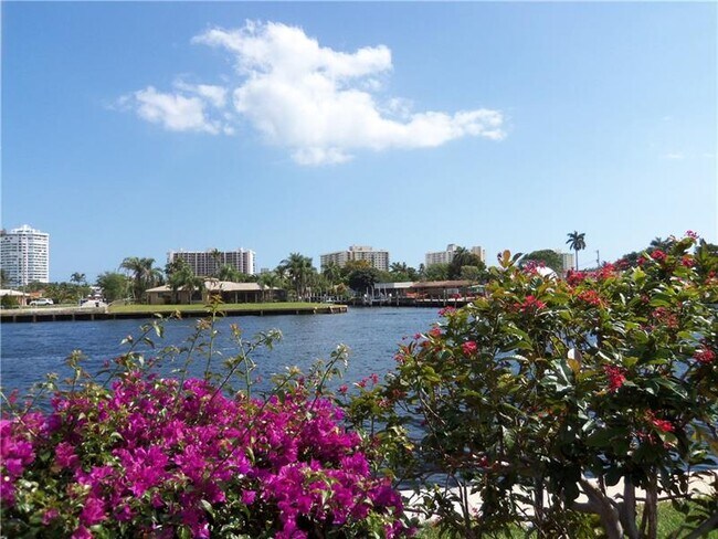 Building Photo - 6317 Bay Club Dr