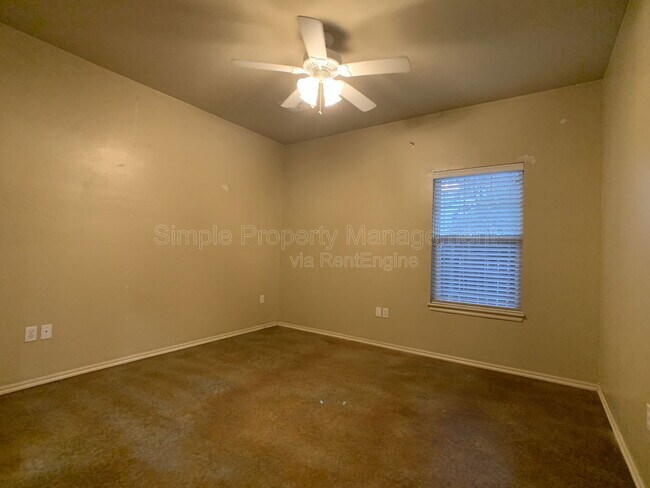 Building Photo - 14870 Gilbert St