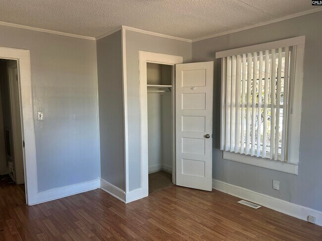 Building Photo - 804 Columbia College Dr