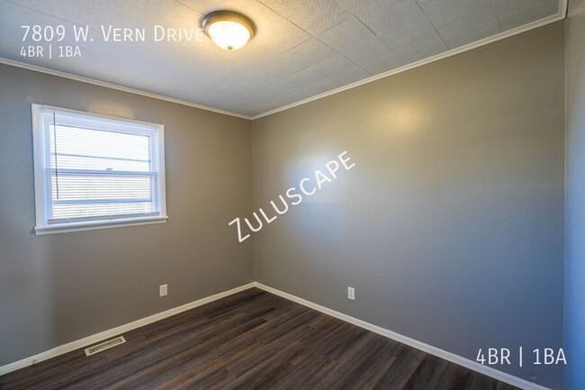 Building Photo - 7809 W Vern Dr