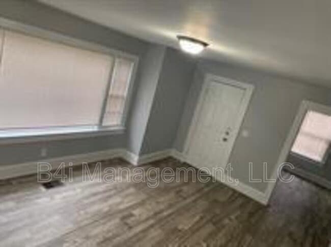 Building Photo - 205 Porter St SW