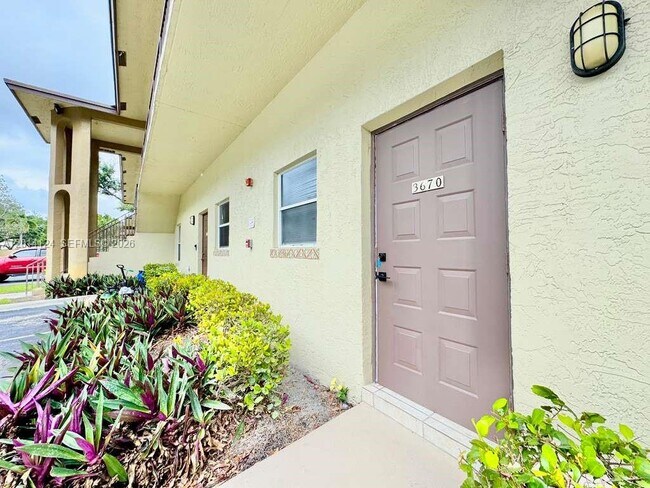 Building Photo - 3670 NW 91st Ln