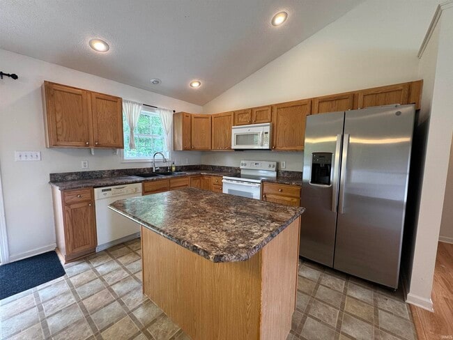 Building Photo - 7792 Sandalwood Dr