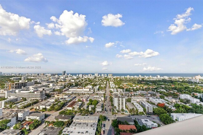 Building Photo - 1500 Bay Rd