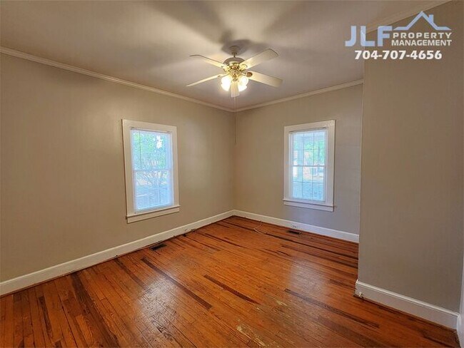 Building Photo - Cute 2 Bed/1 Bath Ranch in Downtown Kannapolis!