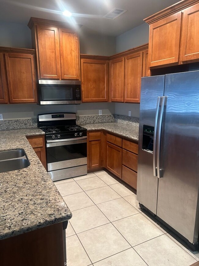 Building Photo - 13 Overseer Ct