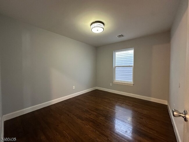 Building Photo - 15 N 6th St