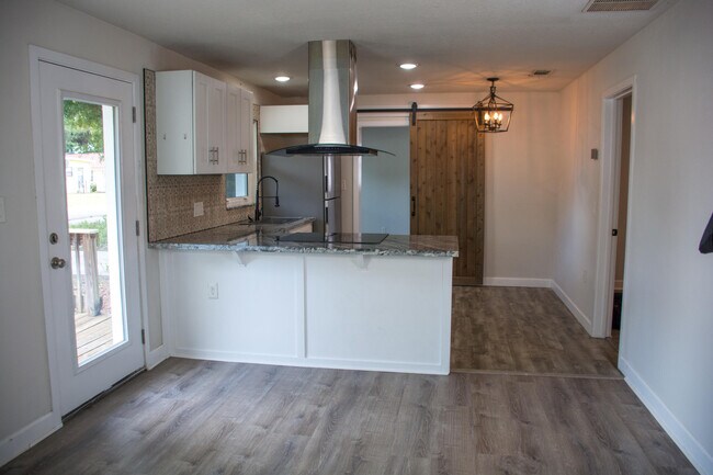 Building Photo - 86 Hurwood Ave