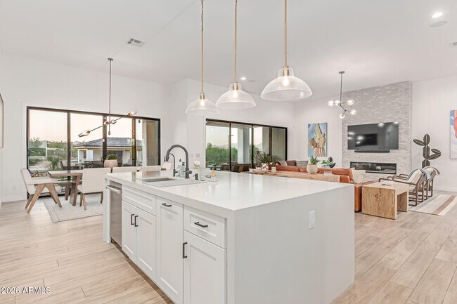 Building Photo - 13924 Dyer Ln