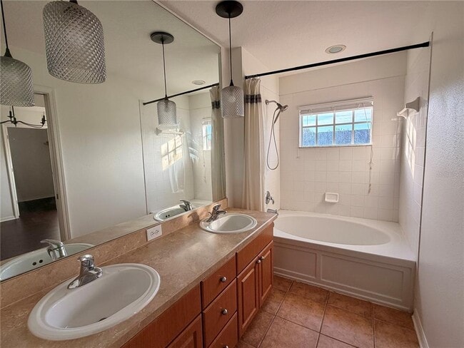 Building Photo - 16215 Bridgecrossing Dr