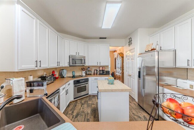 Building Photo - 8303 Hayden Cove Dr