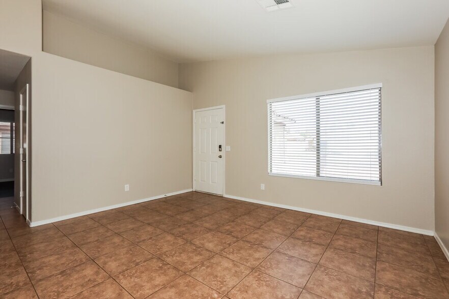 Building Photo - 1033 E Yuma Ave