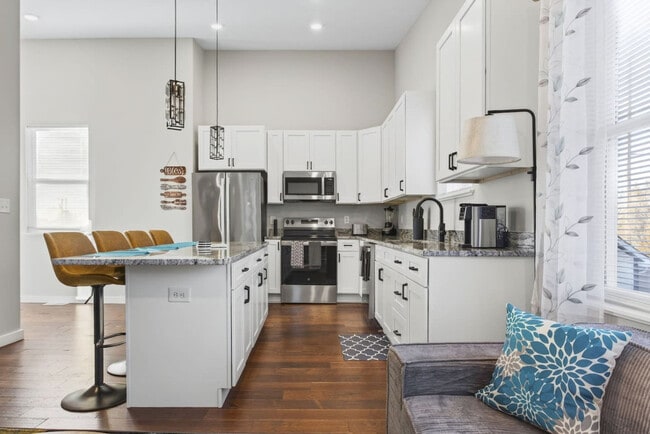 Building Photo - 518 Prospect St