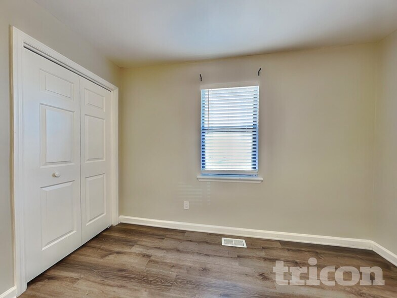 Building Photo - 4585 Hebbard Way