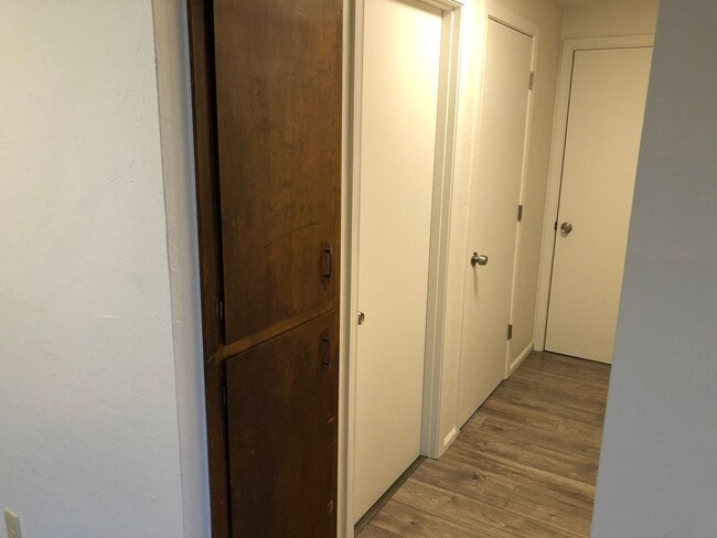 Building Photo - Updated 2 bed 1 bath dulpex in Eugene!