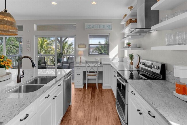 Building Photo - 12116 Lagoon Ln