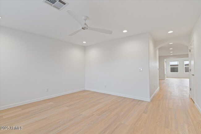 Building Photo - 21233 N 30th Ave