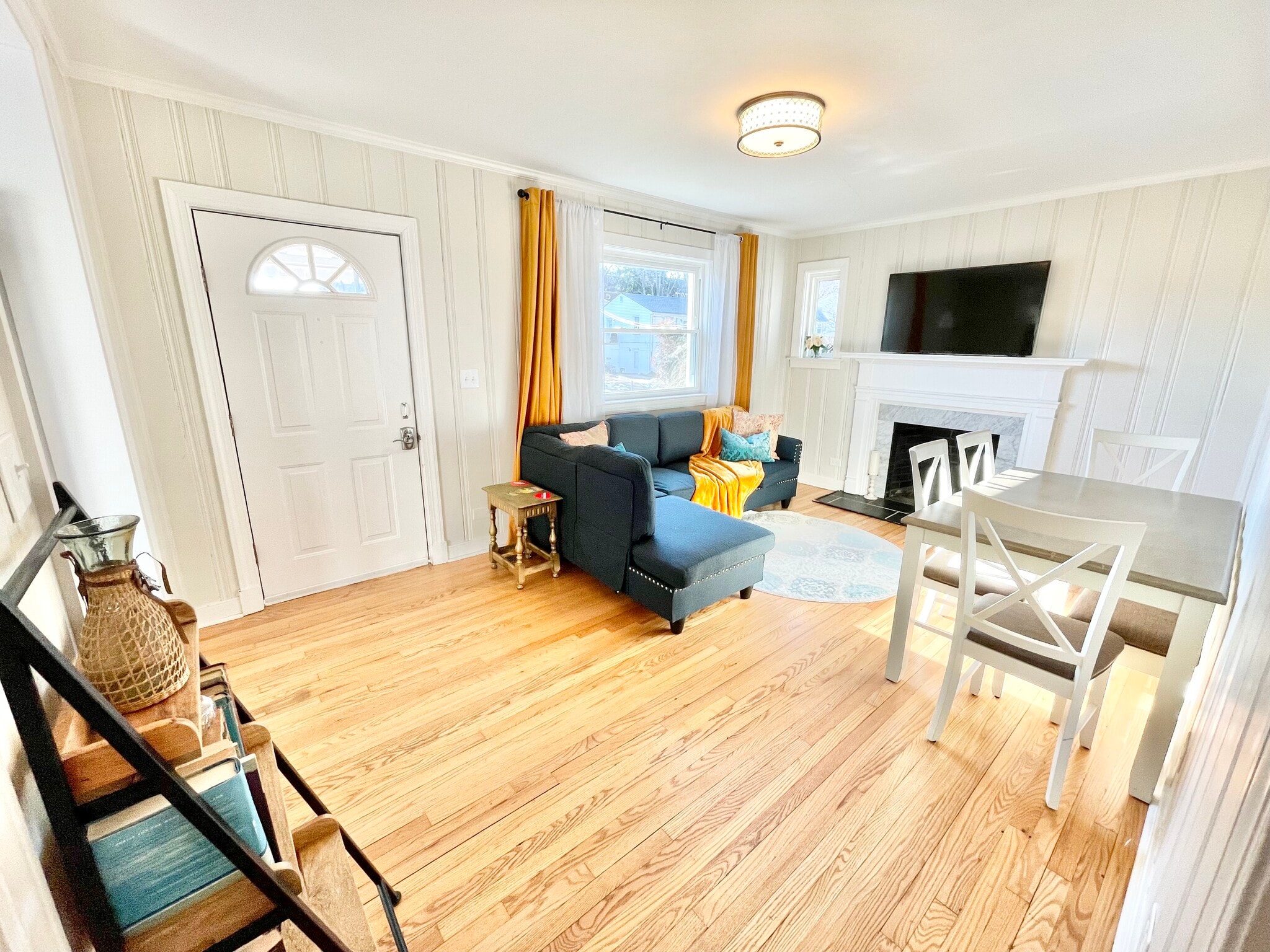 Building Photo - 1325 Willow Dr