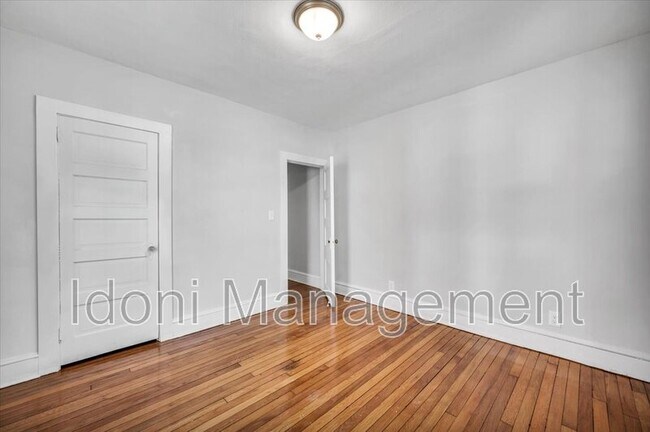 Building Photo - 14 Ridgefield St