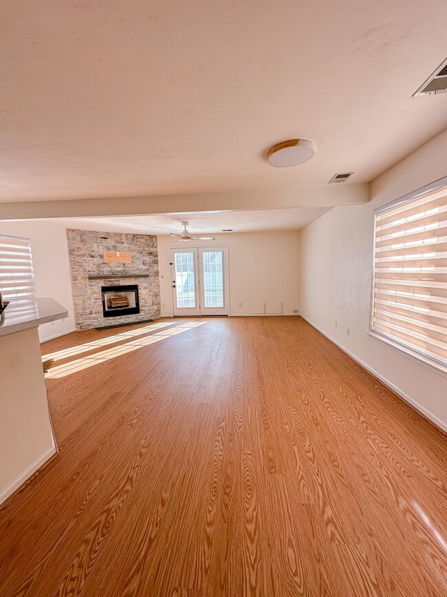 Building Photo - 5331 Pandoria Ave