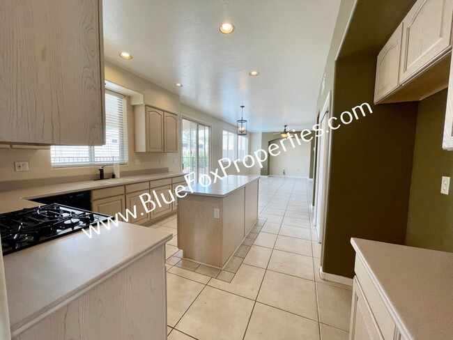 Building Photo - 5 Bedrooms, 3 Baths Home, Rancho Visto