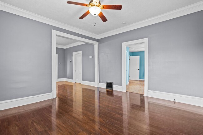 Building Photo - 116 Olive St