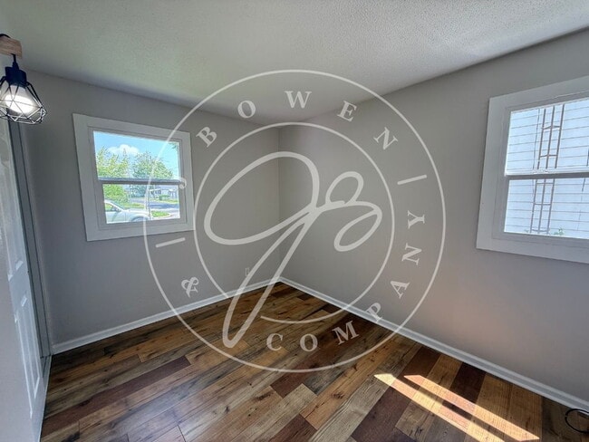 Building Photo - "3-Bedroom in Washington Local School Dist...