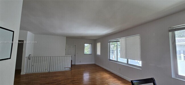 Building Photo - 3915 Ponce de Leon Blvd