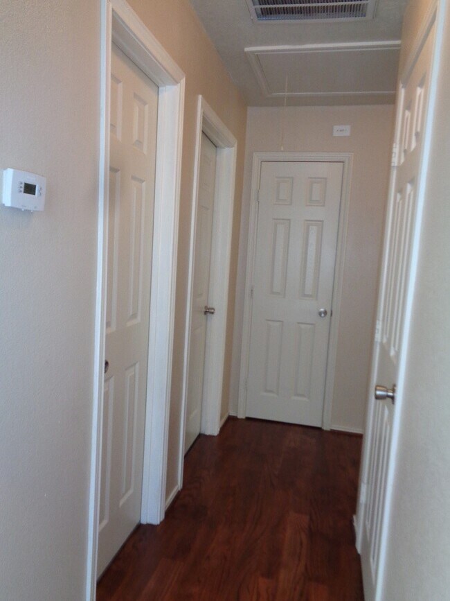 Building Photo - 23624 Wildwood Green Way