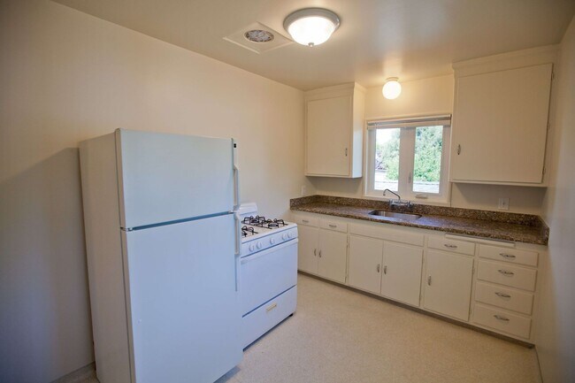 Building Photo - M2416